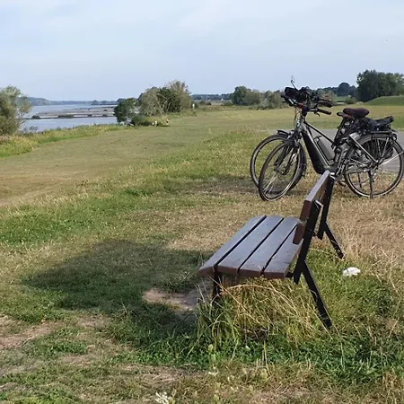 Corinchen Apartament Tespe